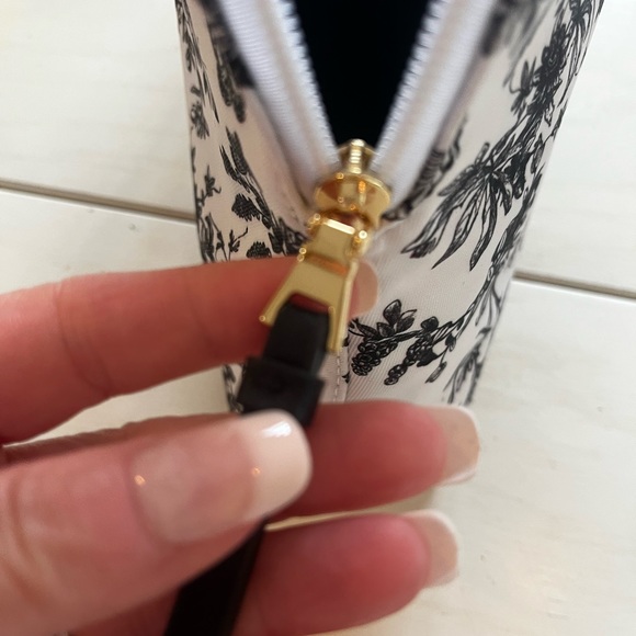 NWOT Talbots makeup bag - Picture 8 of 11